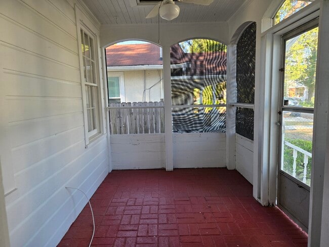 Building Photo - 1315 Beman St