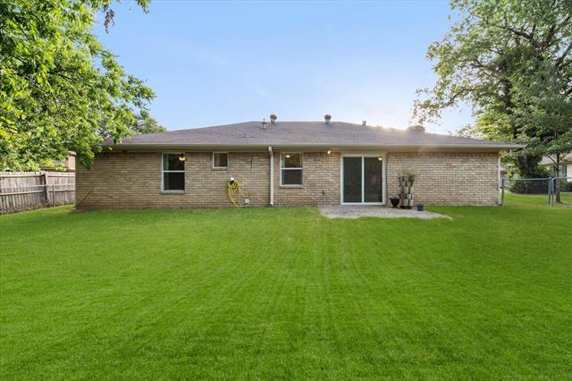 Building Photo - 2604 Fairmont Cir