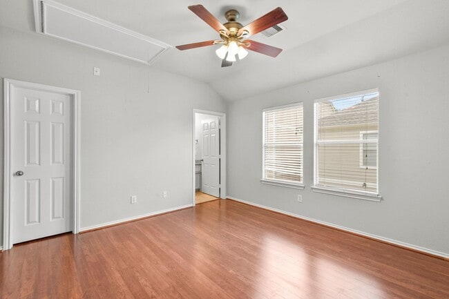 Building Photo - Stylish 2-Bed, 2-Bath Home with Unique Ups...