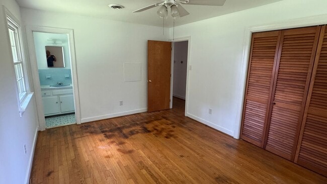 Building Photo - Brick Rancher with 1 acre in Hanover County!