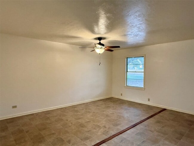 Building Photo - 219 Moore St