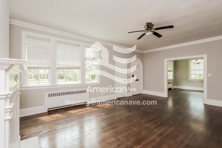 Building Photo - 3295 S Perry St