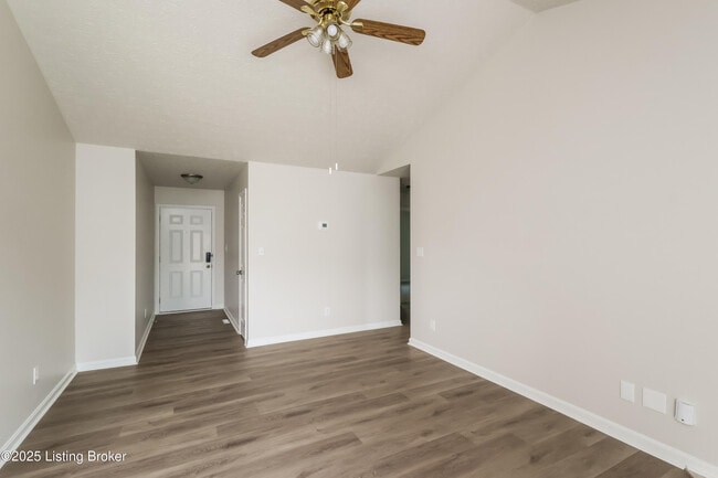 Building Photo - 548 Reichmuth Ln