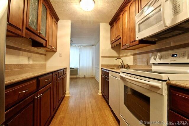 Building Photo - 1 Strawberry Hill Ave