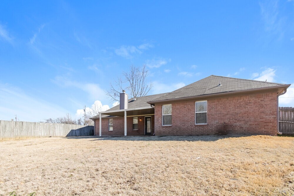 Building Photo - 6805 Sandbourne W