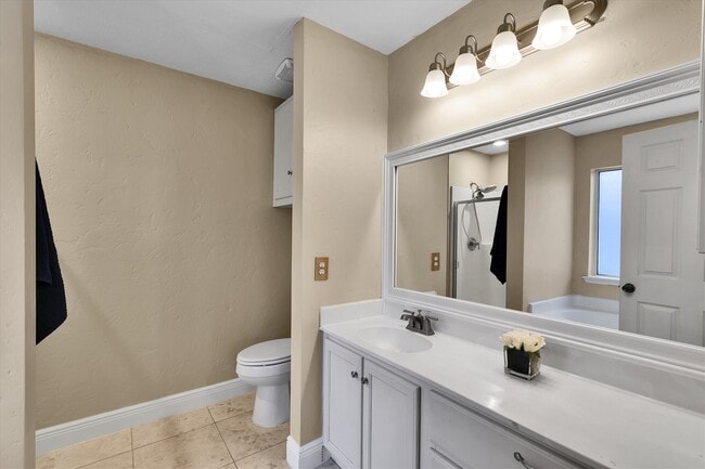 Building Photo - 914 Ivycroft Ln