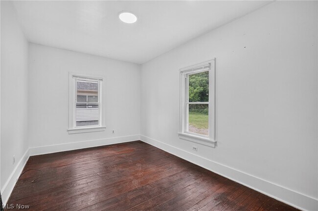 Building Photo - 517 Brown St