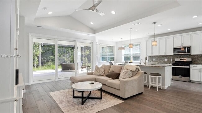 Building Photo - 652 Ocean Hammock Lp