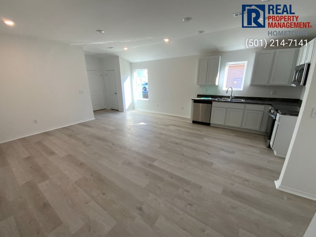 Building Photo - 10808 Mason Dr