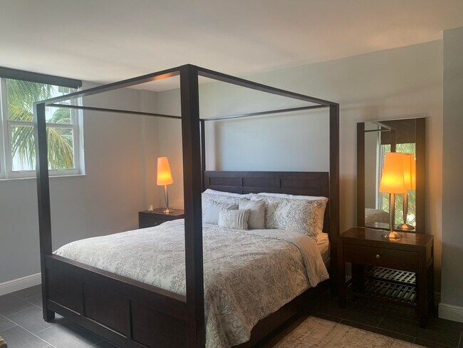 Building Photo - 4001 S Ocean Dr