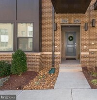 Building Photo - 20523 Milbridge Ter