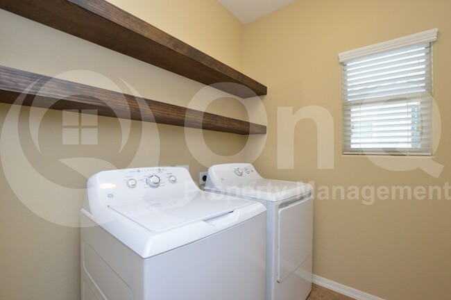 Building Photo - 40937 N Linden St