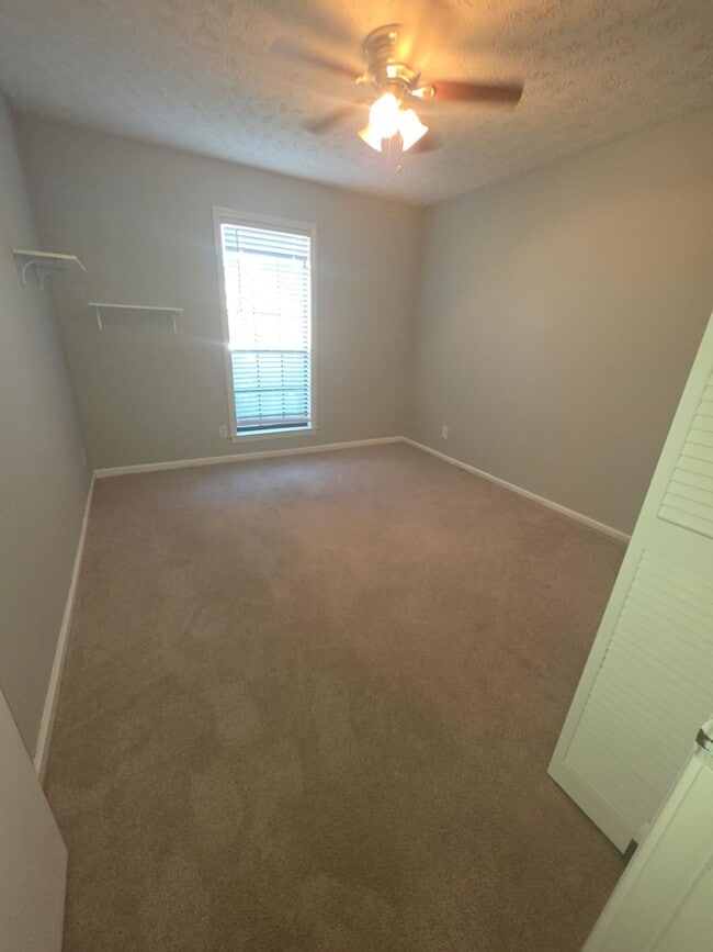 Building Photo - 7136 Breckenridge Dr