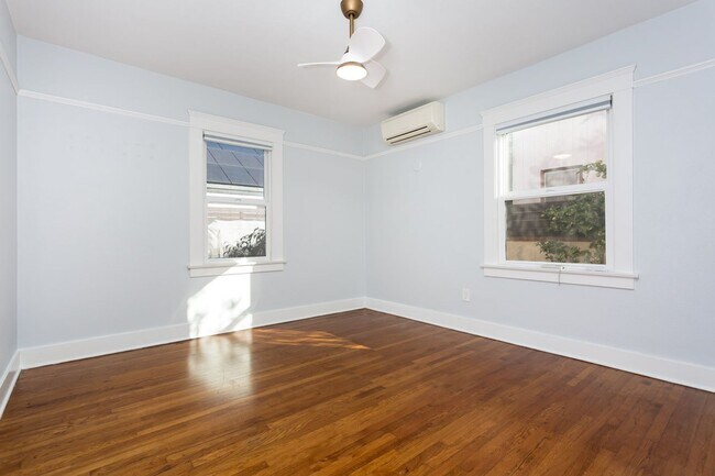 Building Photo - Charming Spanish in Kensington