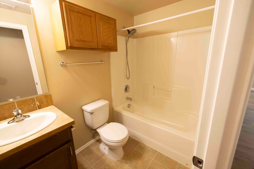 Building Photo - 1300 SW Greeley St