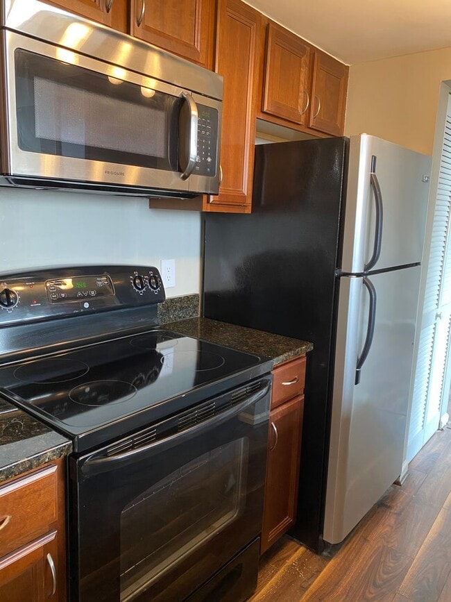 Building Photo - wh401