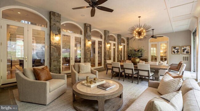Building Photo - 11218 River View Dr