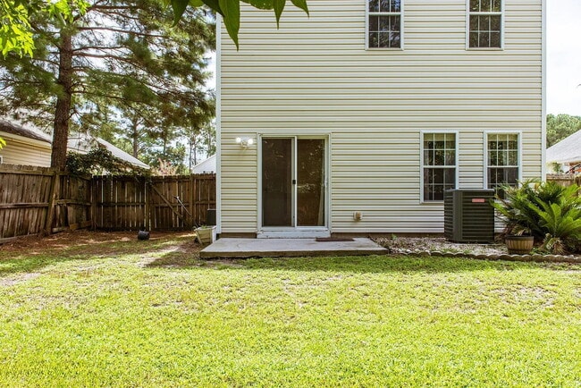 Building Photo - Wonderfully located Wilmington home for Rent