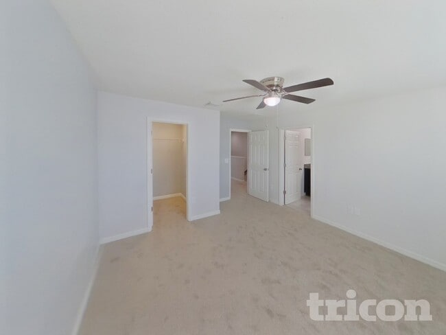 Building Photo - 7127 Summer Holly Pl