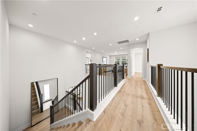 Building Photo - 271 Huckleberry