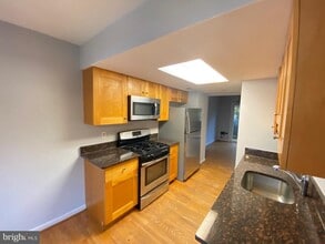 Building Photo - 9244 Sprucewood Rd