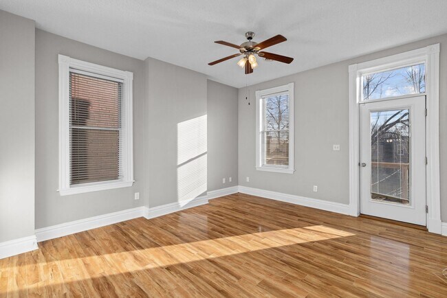 Building Photo - *MOVE IN SPECIAL* High end, 3 bedroom single family home in The Grove!