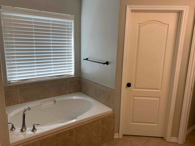 Building Photo - 4324 Bratton Road