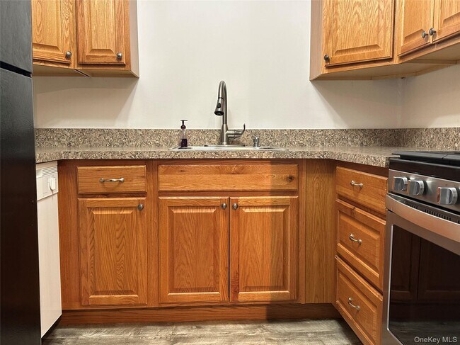 Primary Photo - 88 Bailey Ct