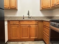 Building Photo - 88 Bailey Ct