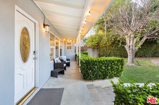 Building Photo - 8345 White Oak Ave