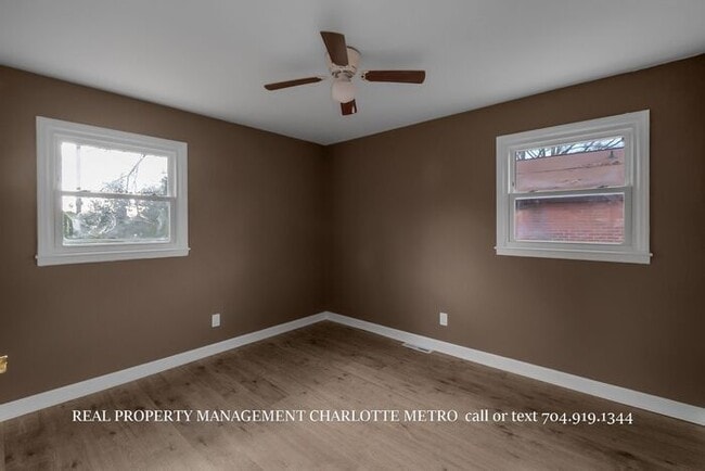 Building Photo - A Cozy Rock Hill Retreat Close to It All