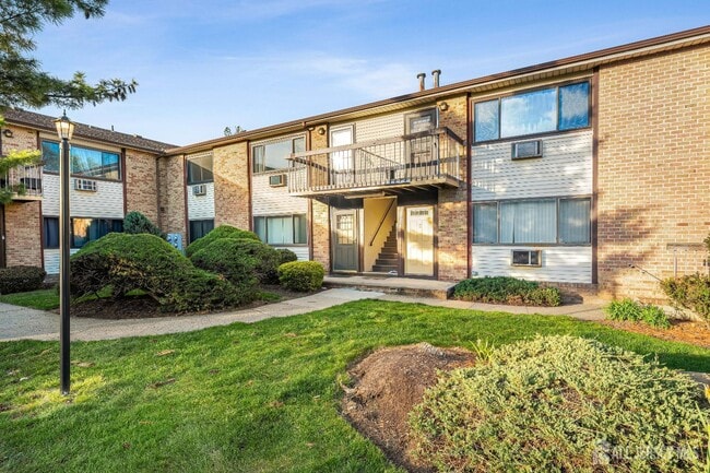 Building Photo - 128 Cricket Ln