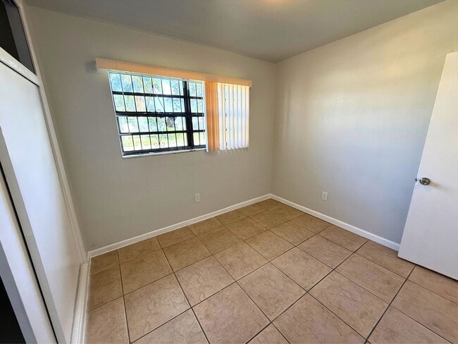 Building Photo - 20520 NW 24th Ct