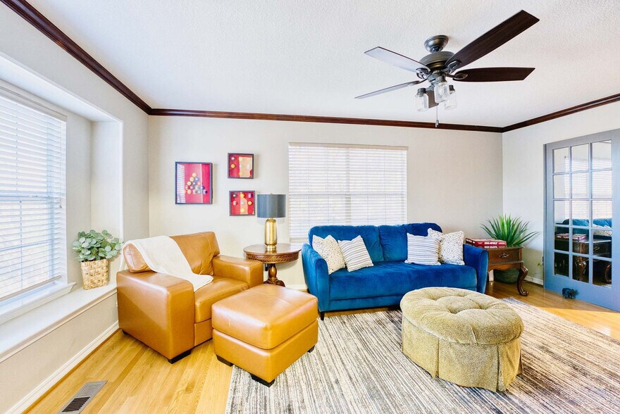 Building Photo - 1072 Valley View Dr