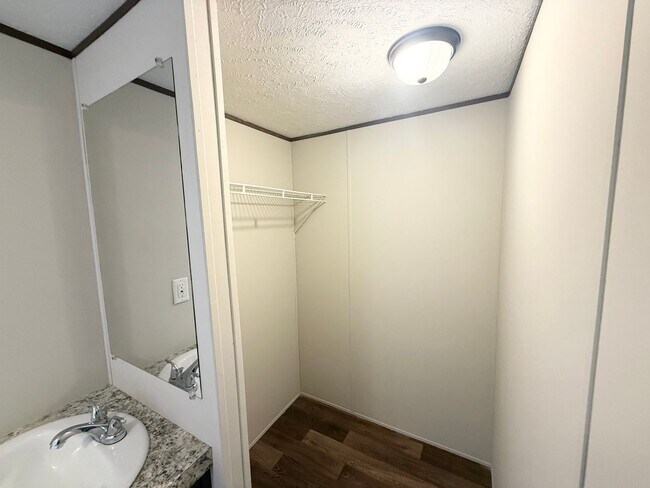 Building Photo - 3104 N Cardinal Rd