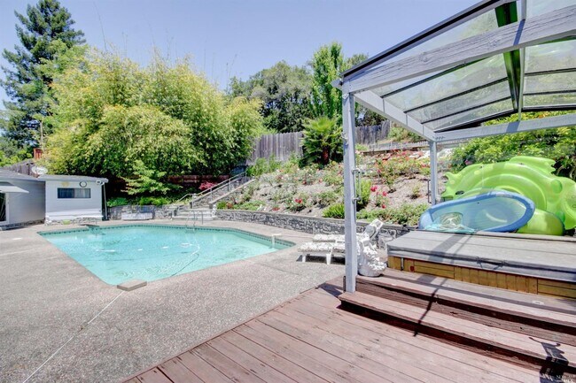 Building Photo - 3340 Terra Linda Dr