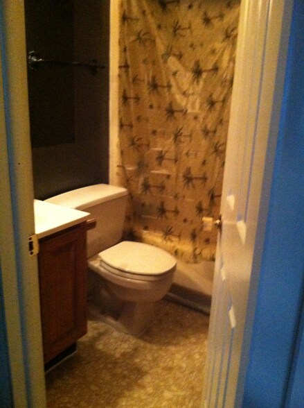 Building Photo - 4192 Division Hwy