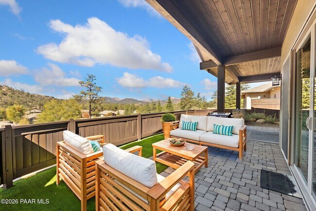 Building Photo - 1476 Sierry Peaks Dr