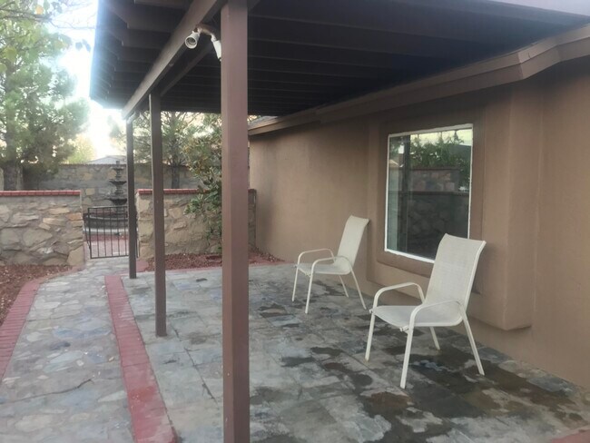 Building Photo - 12720 Lorenzo Frias Ct