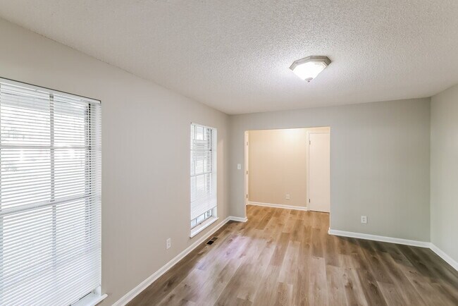 Building Photo - 1316 Airport Ln SW