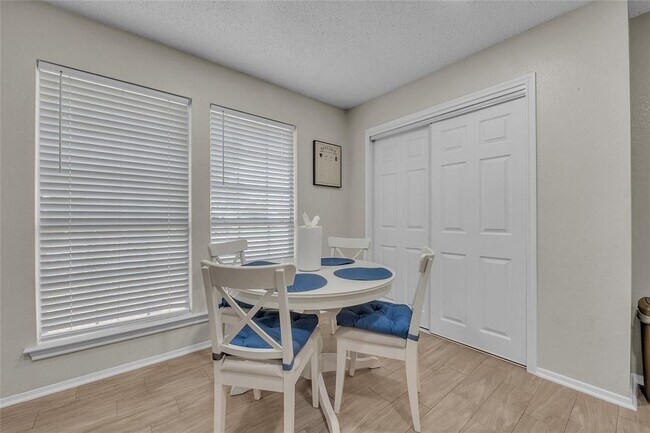 Building Photo - 1507 Hollow Tree Blvd