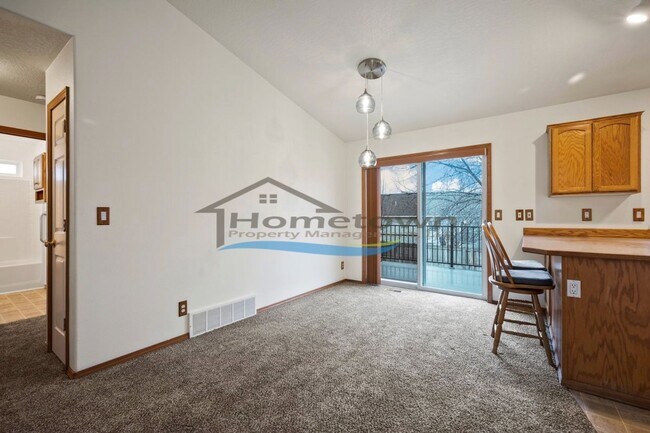 Building Photo - 433 N Brushwood Ct