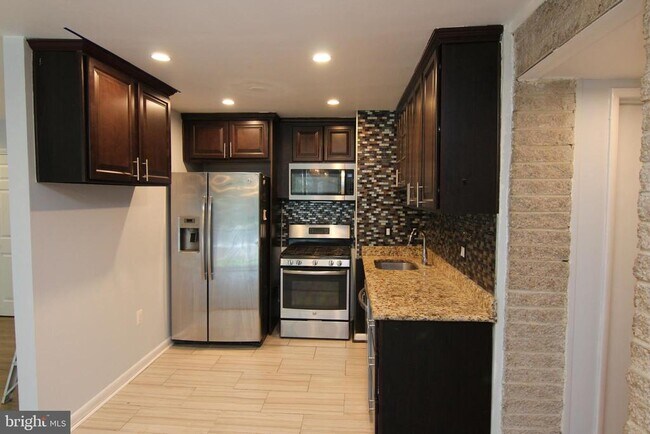 Building Photo - 4415 Briarwood Ct N