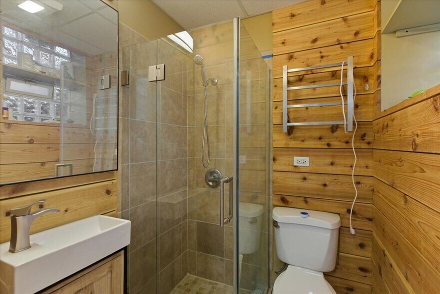 Building Photo - 1338 W Irving Park Rd