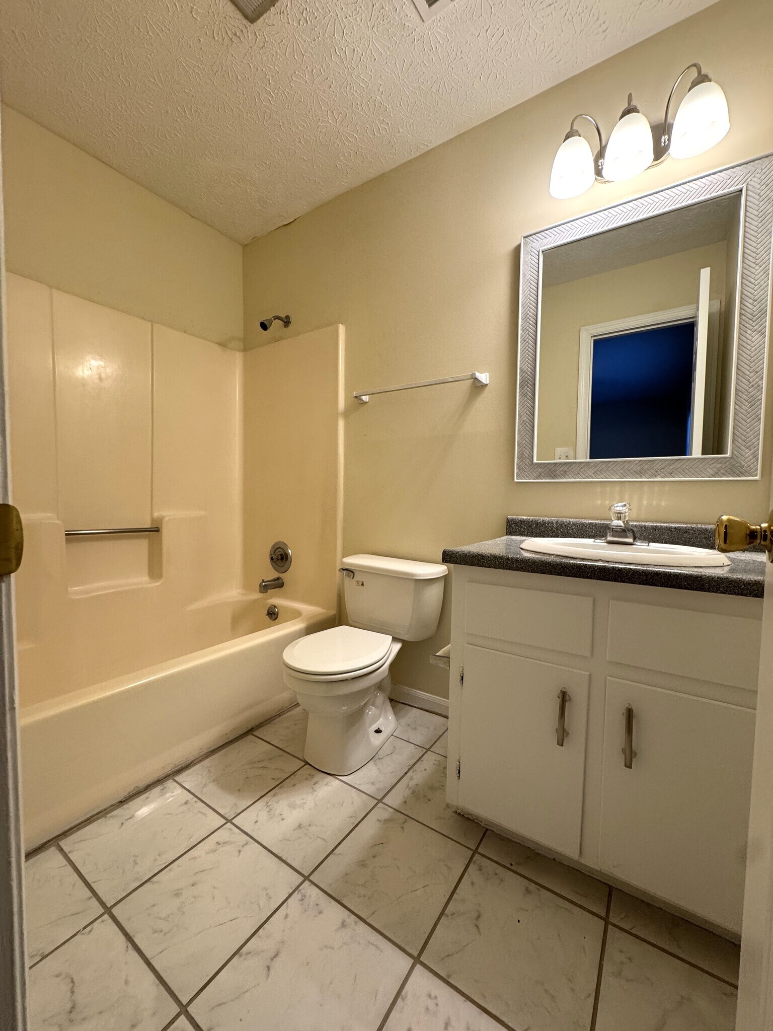 Building Photo - 107 Barrington Dr