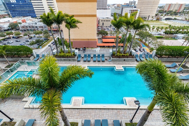 Building Photo - 777 N Ashley Dr