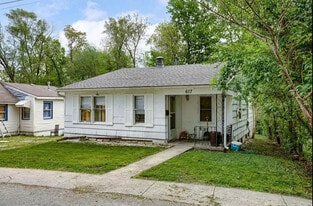 Building Photo - 617 S Lake Dr