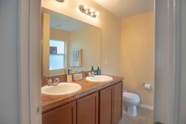 Building Photo - 2527 Eisner Dr