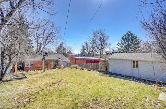 Building Photo - Available August 1, 2026 | PRE-LEASE 2 BED 1 BATH – Updated North Boulder Home Near Trails & Down...