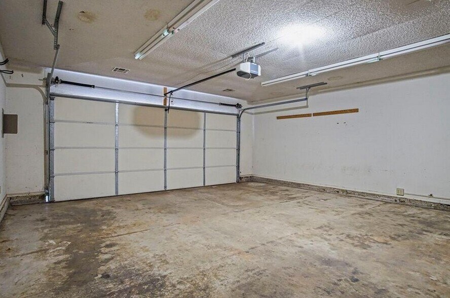 Building Photo - 701 NW 141st St